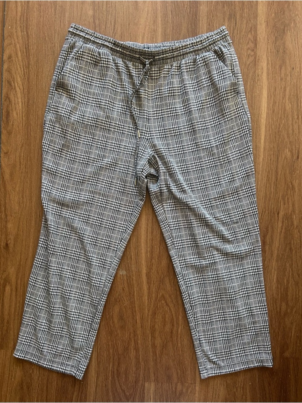 Time and Tru Black and White Plaid Pull-On Pants